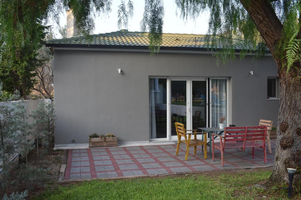 Pool Guesthouse Corinth Экстерьер фото