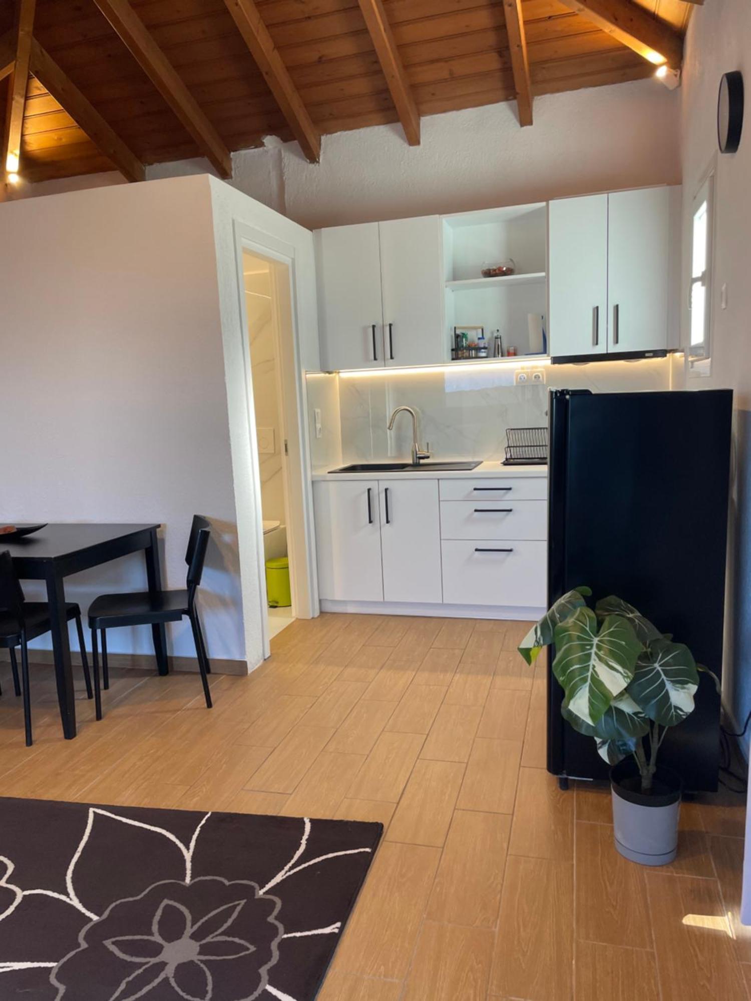 Pool Guesthouse Corinth Экстерьер фото